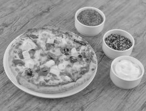 Indo Masala Paneer Pizza