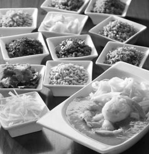 Prawns Burmese Khao Soi With Noodles, N Assorted Condiments [ Big Fat Juicy!! ]