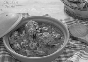 Lucknowi Desi Chicken Curry + 4 Phulkas + Steamed Rice