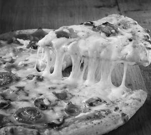 Regular Cheese And Tomato Pizza