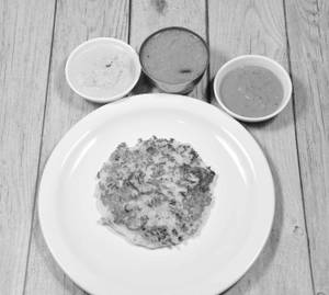 Onion Uttapam [served with sambar and 2 chutney]