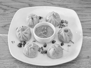 Veg Steamed Momos ( 8 Pcs )