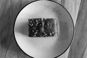 Vegan Dates And Walnut Cake (120 Gms)