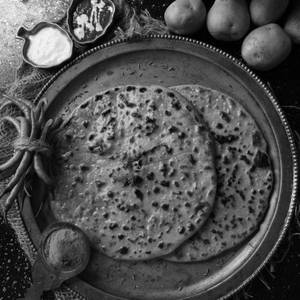 Aloo Paratha with Fresh Curd