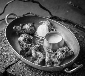 Chicken Lehsuni Kebab With Cream