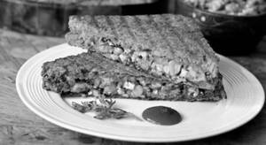 Chilli Paneer Grilled Sandwich