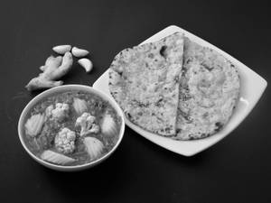 Kulcha (2 Pcs) Aloo Gobi Masala (250 Ml)
