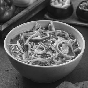 Sliced Chicken With Chilli Garlic Sauce