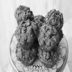 APPLE WALNUT MUFFIN