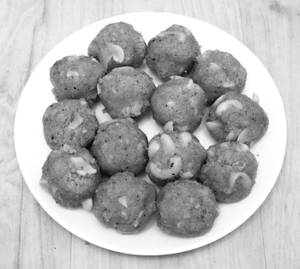 Gond Ladoo