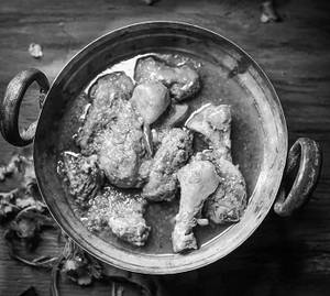 Murgir Mangsher Jhol Aloo Diye