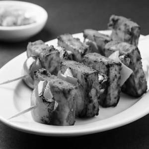 Aatishi Paneer Tikka