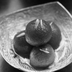 Laal Gulab Jamun ( Desi Ghee)