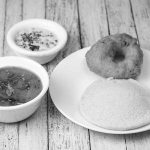Idli Vada (2 pcs)                     