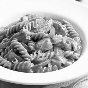 Spicy Plum Tomato With Chicken Pasta