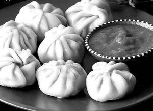 Chicken Momos  (8 Pcs)