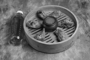 Chicken Tandoori Momos + Ice Tea