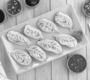 Steamed Paneer Momos 