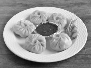 Veg Momo (6 Pcs)