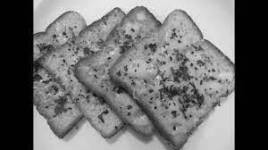 Spicy Cheese Garlic Bread (3 Pcs)