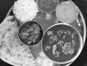 Special Kolhapuri Chicken Thali (3 Chapati)