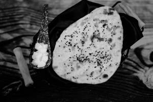 Butter Naan (1Pc)