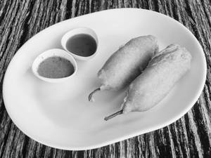 Mirchi Bada (2 Pcs)