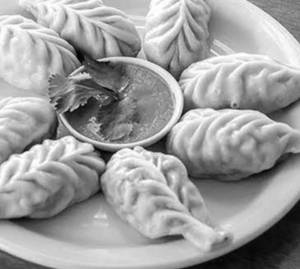 Beef Momo Steam [ 8 Pieces ]