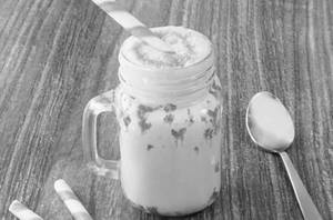 Tempting Strawberry Milkshake [350ml]
