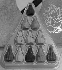 11 Pc Mawa Modak Triangle Cont.