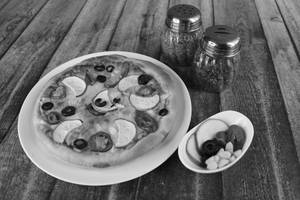 8" Mediterranean Pizza