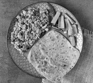 Matar Paneer Laccha Paratha