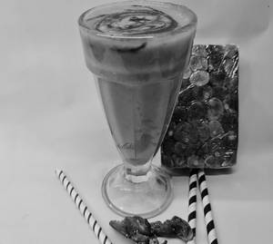 Anjeer Milkshake