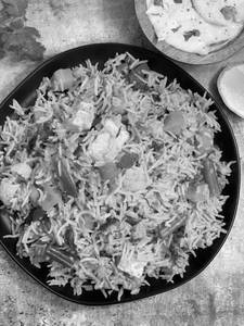 Veg Handi Dum Biryani (serves 3-4)