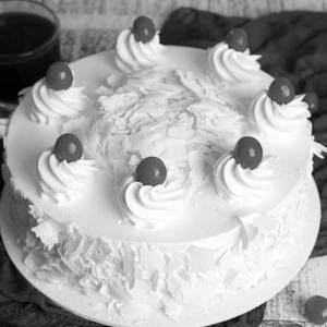 White Forest Cake ( Eggless 500gm)