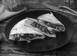 Fiery Chicken Quesadillas (3pcs)
