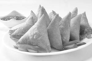 Chicken Samosa (3 Pcs)