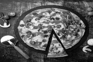 Special King Veggi Delight Pizza