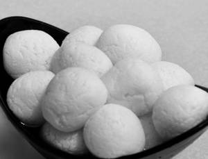Sponge Rasgulla (2 Pcs)