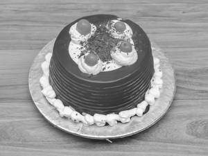 Black Forest Fantasy Cake (1/2 kg)