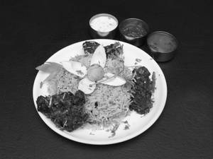 Chicken Wings Biryani(serves withraita and salan )