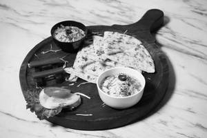 Hummus With Pita Bread
