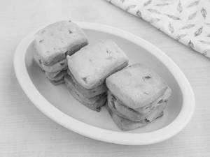 Fruit Biscuit (250 Gms)