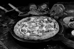Malai Chicken Tikka Pizza