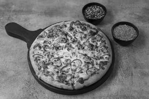 Butter Chicken Pizza