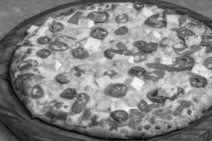 Jamaican Chilli Paneer Pizza