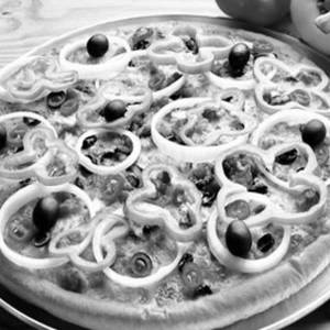8" Onine Capsicum Pizza