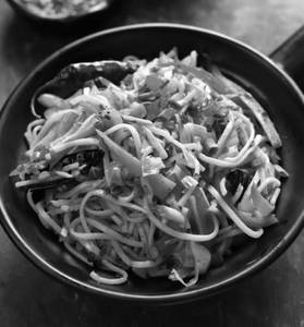 Veg Chilli Garlic Noodles