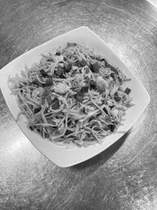 Chicken Hakka Noodles (Regular)