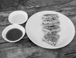 Paneer Grilled Sandwich( 4 Pcs)